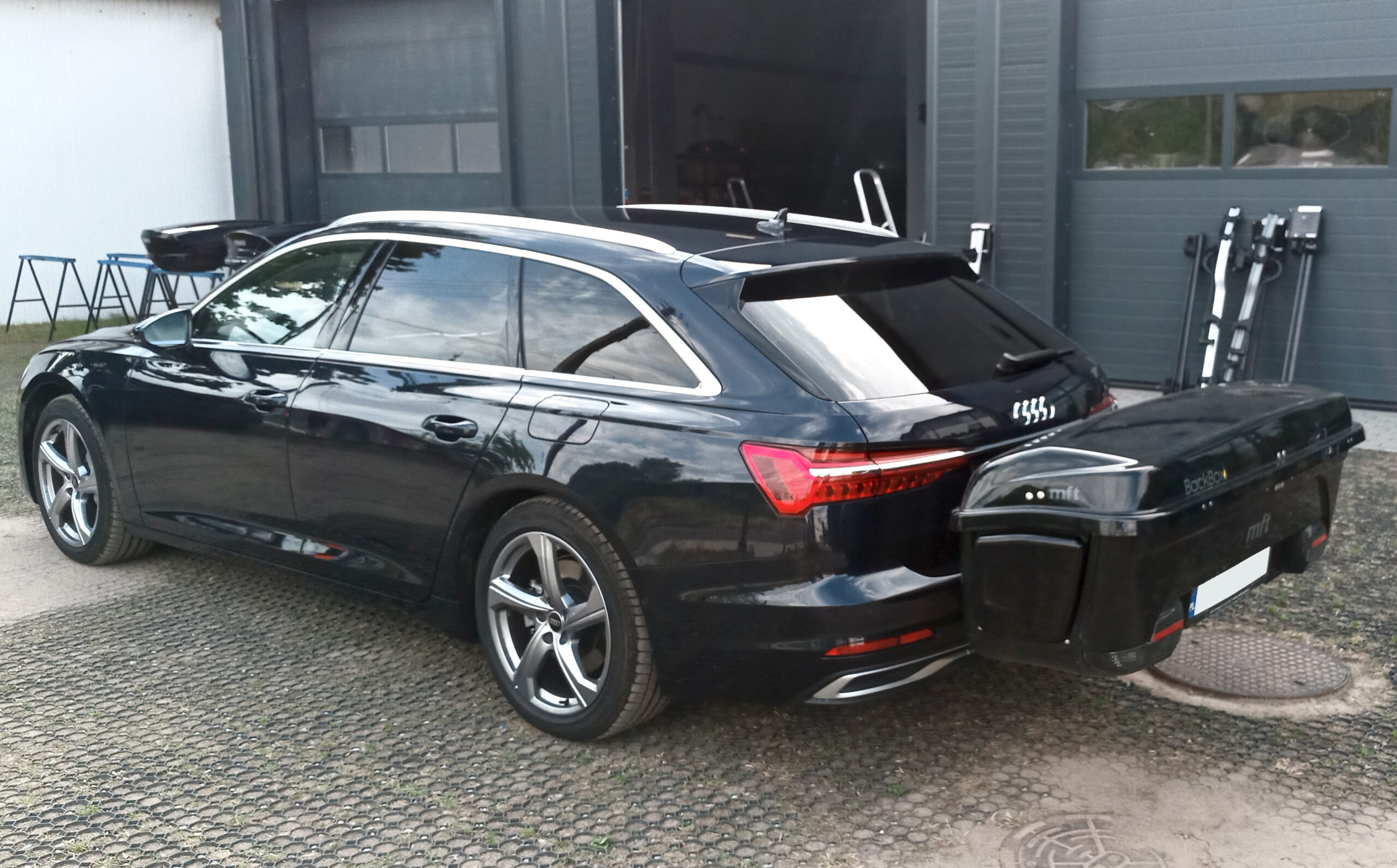 BackBox na hak – nietypowy box, który pomieści także narty