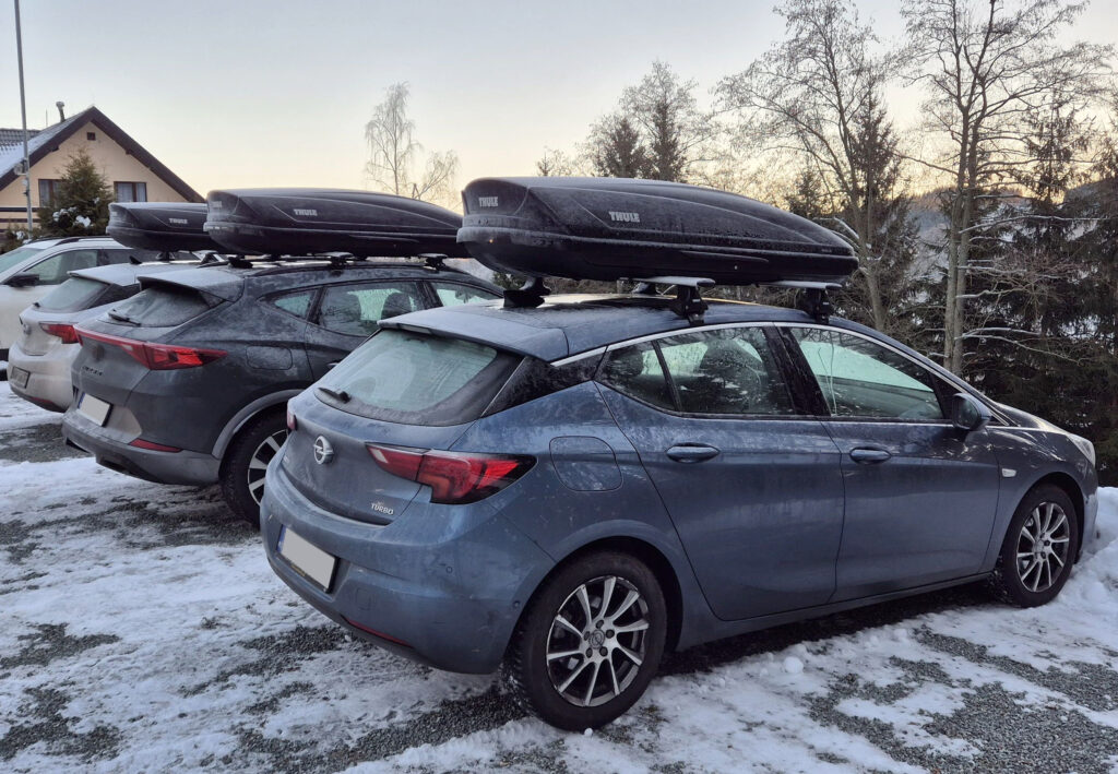 Box dachowy zimą – jak śnieg i mróz wpływają na jego użytkowanie?